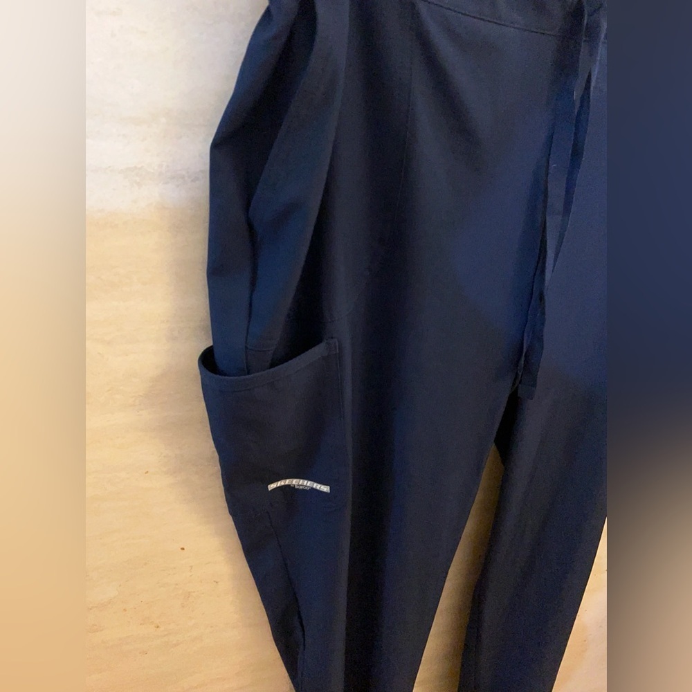 NWT- Skechers by Barco Vitality Charge Scrub Pants in navy blue. - Picture 8 of 15